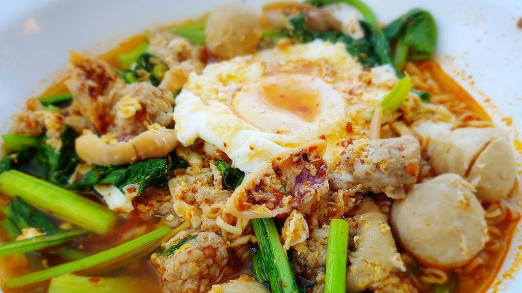 ร้านอาหารเชียงใหม่ มาม่าฟ้าธานี