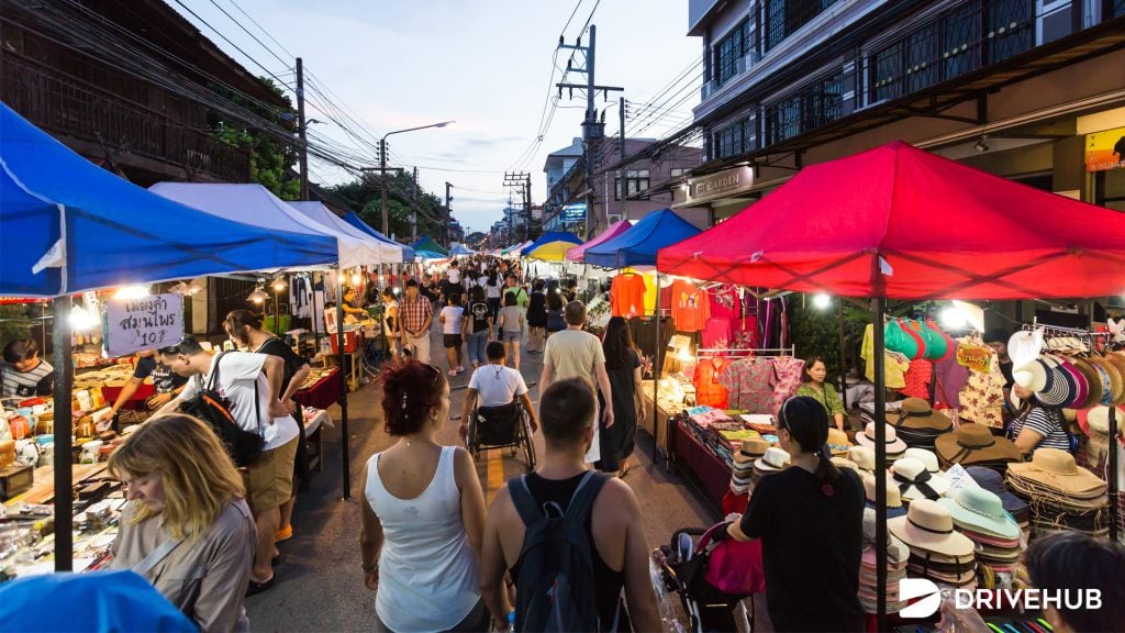 สถานที่เที่ยวเชียงใหม่ที่ 3 ถนนคนเดินวัวลาย