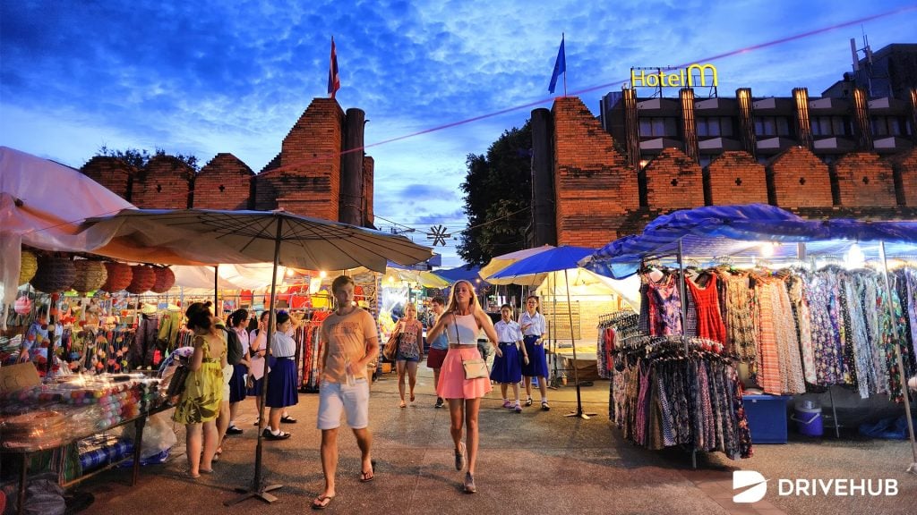 สถานที่เที่ยวเชียงใหม่ที่ 8 ถนนคนเดินท่าแพ