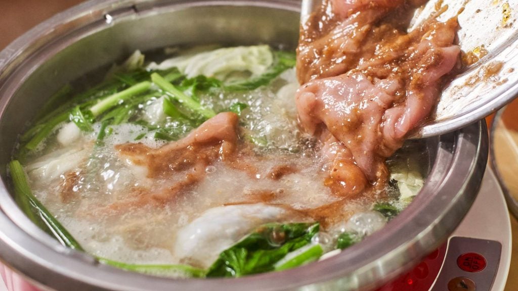 ร้านอาหารกรุงเทพ - เรือนเพชรสุกี้ (Ruenpetch Suki)