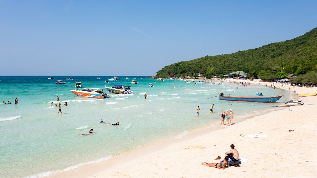 ทะเลใกล้กรุงเทพ - เกาะล้าน จังหวัดชลบุรี (Ko Lan)