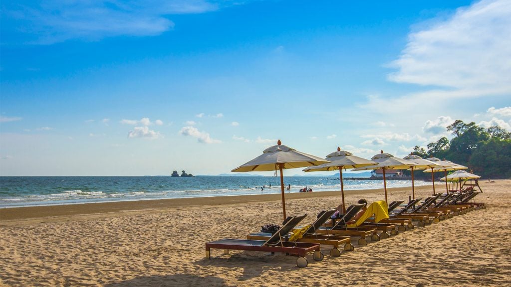 ทะเลใกล้กรุงเทพ - หาดแหลมแม่พิมพ์ จังหวัดระยอง (Laem Mae Pim Beach)