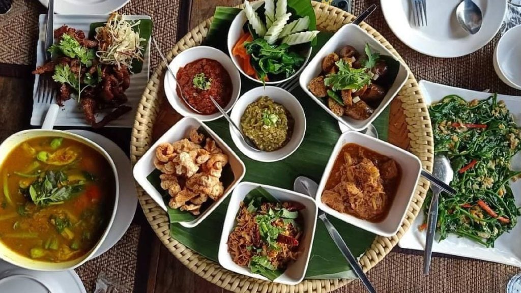 ร้านอาหารน่าน - เฮือนเจ้านาง (Huean Chao Nang)