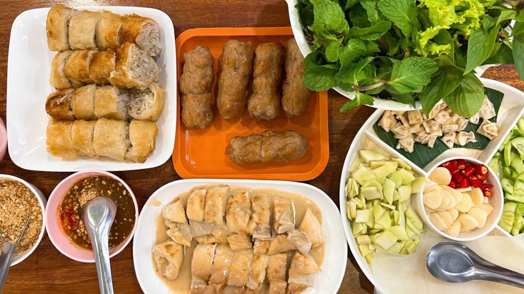 ร้านอาหารขอนแก่น - อัมพรแหนมเนือง (Ampornnamnueang)