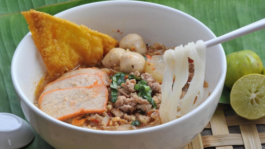 ร้านอาหารขอนแก่น - ก๋วยเตี๋ยวต้นฝน ต้มยำโบราณ (Tonfon Noodle)