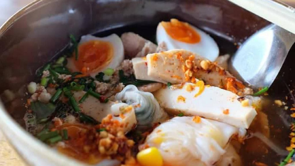 ร้านอาหารขอนแก่น - คุณแจง ก๋วยเตี๋ยวปากหม้อเข้าวัง (Khun Jaeng Guay Tiew Pak Mor Kao Wang)