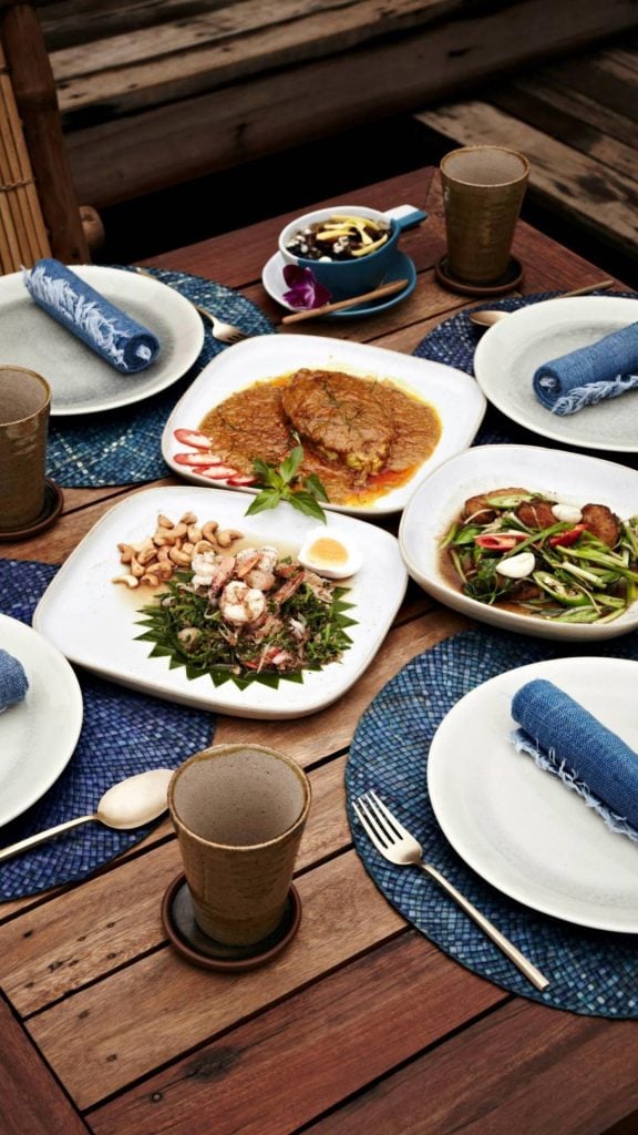 ร้านอาหารกระบี่ - เรือนไม้ (Ruen Mai Restaurant)