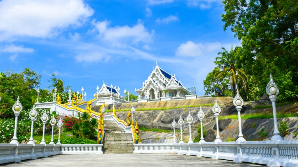 ที่เที่ยวกระบี่ - วัดแก้วโกรวาราม (Wat Kaew Korawararam)