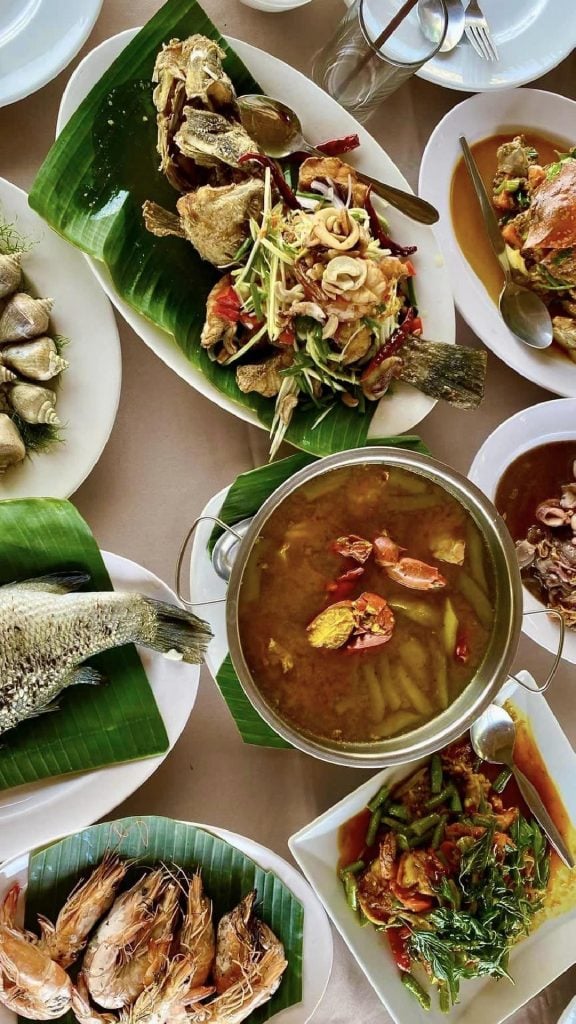 ร้านอหารกระบี่ - กระชังขนาบน้ำวิวซีฟู้ด (Kanabnam View Seafood)