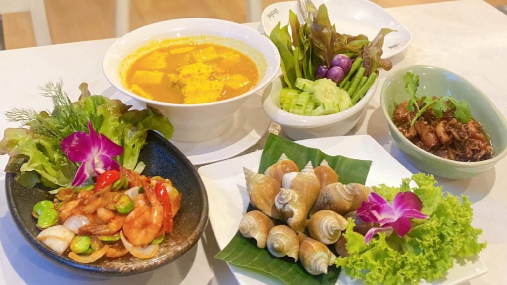 ร้านอาหารกระบี่ - ร้านอาหารเรือนทิพย์ กระบี่ (Ruanthip Restaurant)