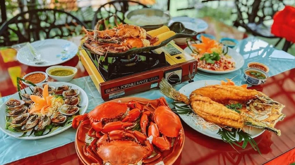 ร้านอาหารกระบี่ - เมาเท่นวิว บาร์แอนด์เรสเตอรอง (Mountain View Restaurant Ao Nang)