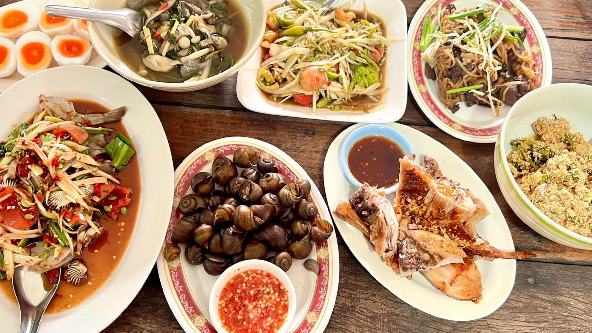 ร้านอาหารอุบล - ส้มตำ ทบ. (Somtum Torbor)
