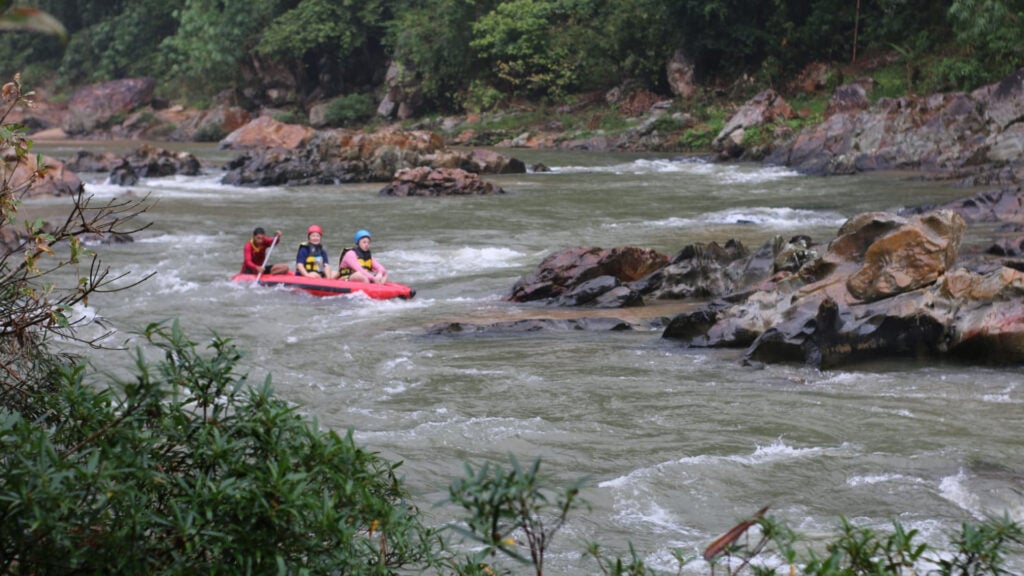 ที่เที่ยวนครศรีธรรมราช - ล่องแก่งคลองกลาย (Khlong Klai Canoe)