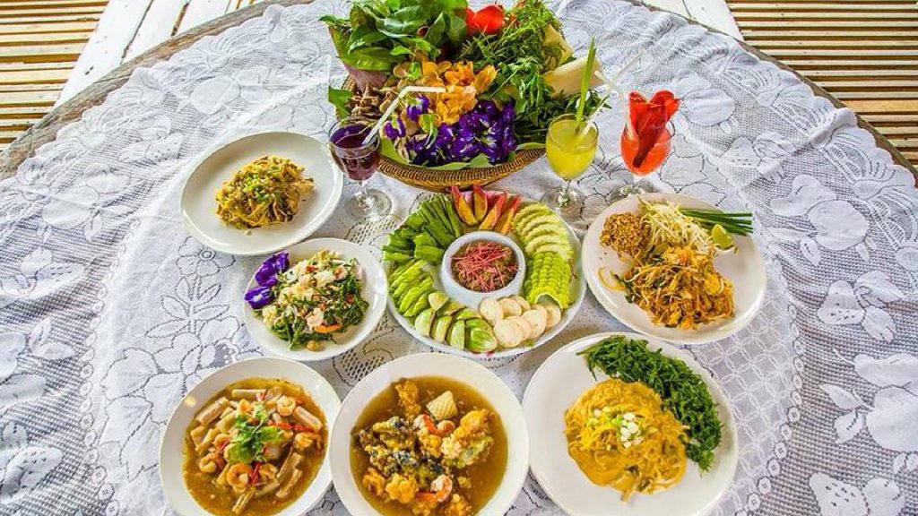 ร้านอาหารนครศรีธรรมราช - เรือนผักกูด รีสอร์ท แอนด์ เรสเทอรอง (Ruanpakgood Resort And Restaurant)