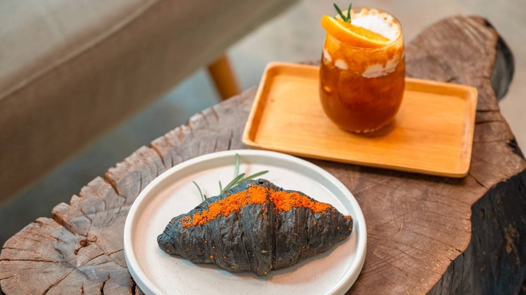 คาเฟ่นครศรีธรรมราช - บลู เซิร์ฟ คาเฟ่ (Blue Surf Cafe)
