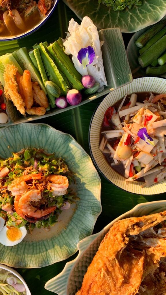 ร้านอาหารอุดรฯ - บึงไม้หอม (Buengmaihom Restaurant)
