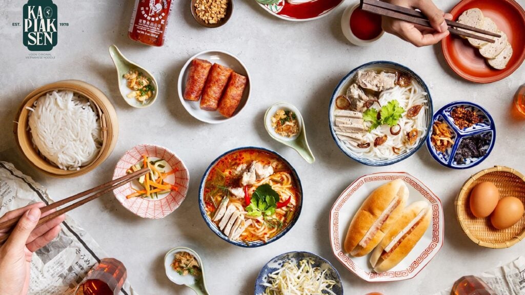 ร้านอาหารอุดรฯ - ข้าวเปียกอุดร- สี่แยกโรงเรียนหมากแข้ง (KAO.PIAK.SEN)
