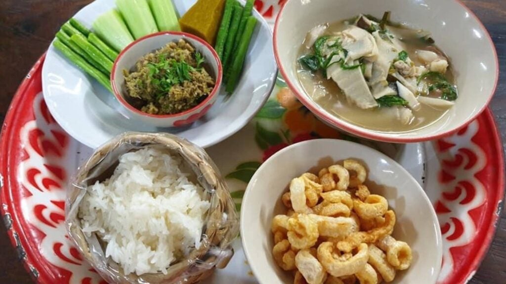 ร้านอาหารเชียงใหม่ - เฮือนใจ๋ยอง (Huen Jai Yong)