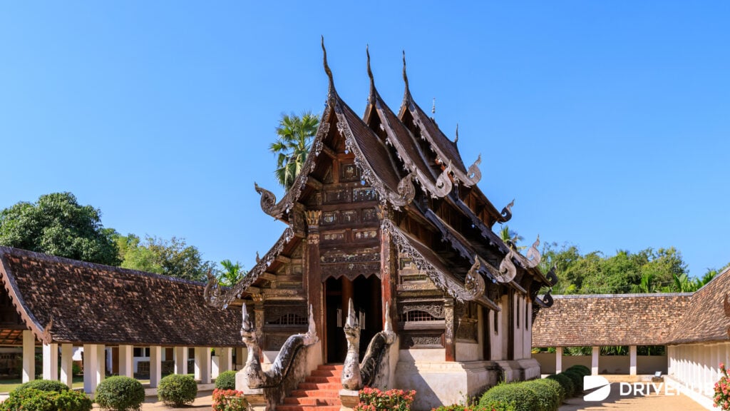 วัดเชียงใหม่ - วัดอินทราวาส (วัดต้นเกว๋น) (Wat Intharawat)
