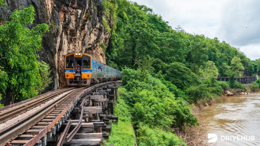 ที่เที่ยวกาญจนบุรี - ถ้ำกระแซ ทางรถไฟสายมรณะ (Tham Krasae Railway Bridge)  