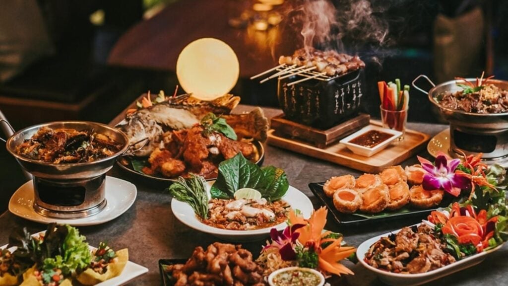 ร้านนั่งชิวพัทยา - เดอะลิฟวิ่ง บิสโตร แอนด์บาร์ (The Living Bistro and Bar)