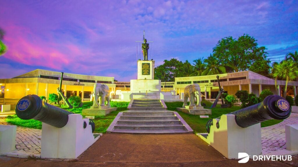 ที่เที่ยวพัทยา - อนุสาวรีย์กรมหลวงชุมพรเขตอุดมศักดิ์ (Prince of Chumphon Monument)