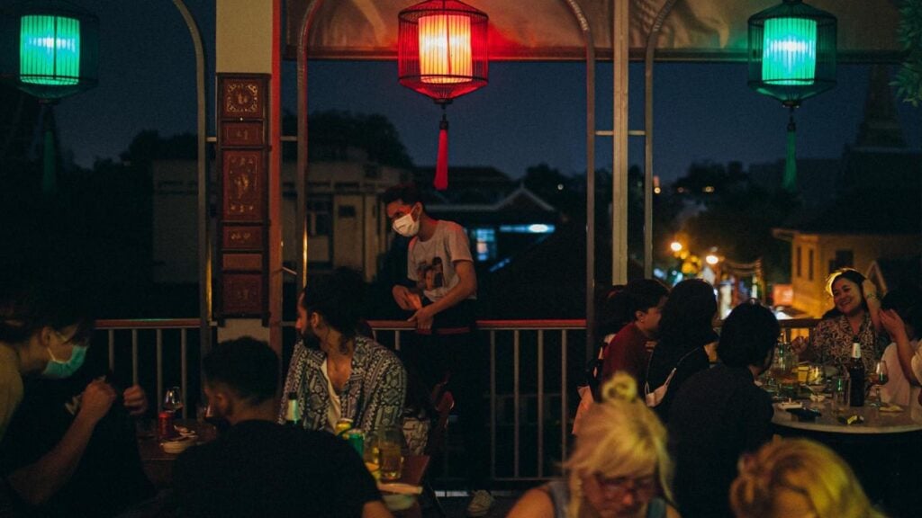 Rooftop Bar กรุงเทพ - Gaginang  