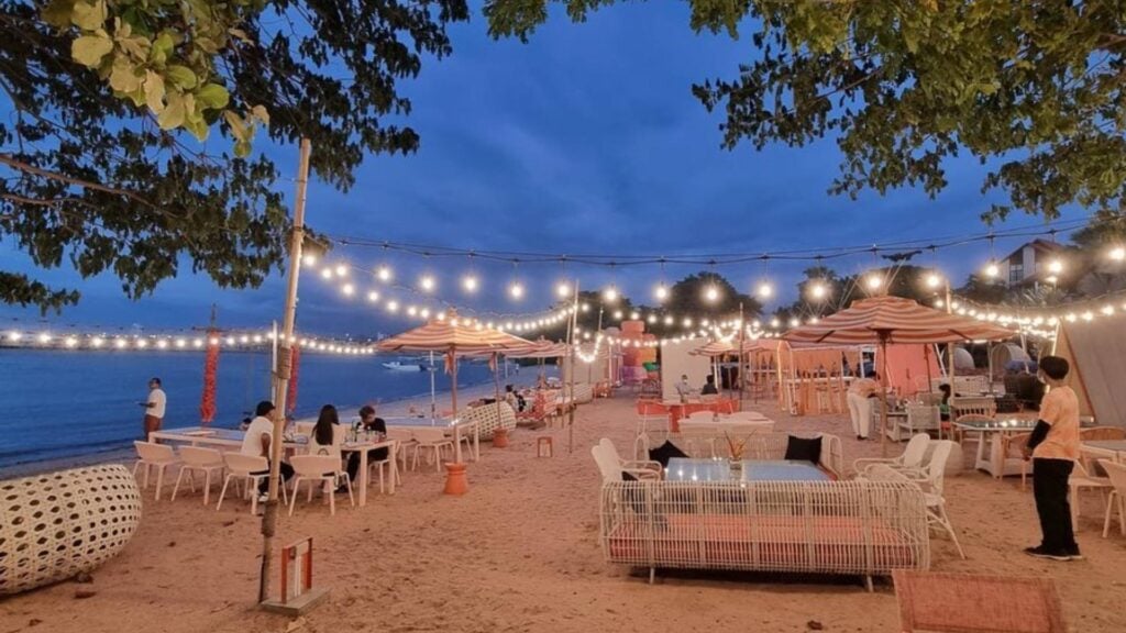 ร้านนั่งชิวพัทยา - ZBeach