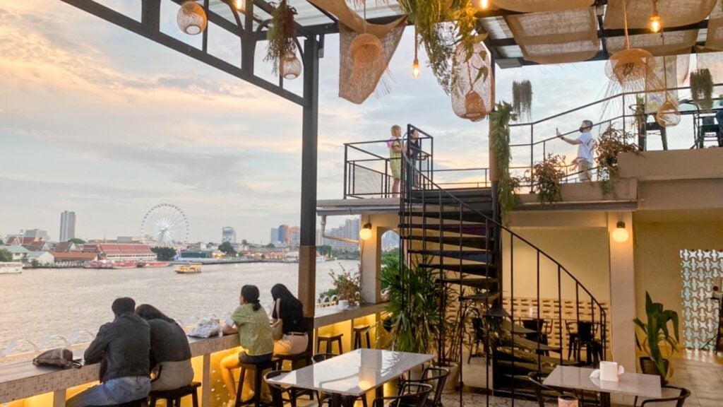 Rooftop Bar กรุงเทพ - Rim Rooftop Dining & Bar
