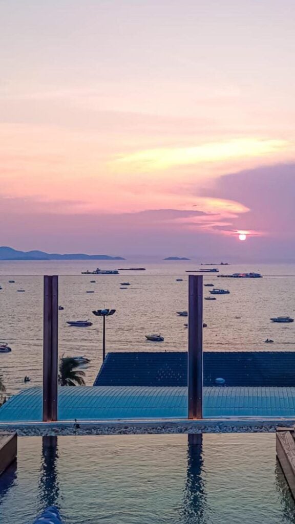 ร้านนั่งชิวพัทยา - Virgin Rooftop Pattaya