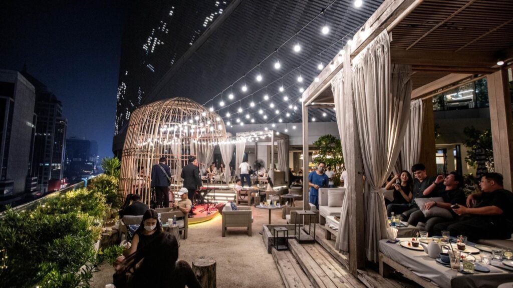 Rooftop Bar กรุงเทพ - SIWILAI City Club
