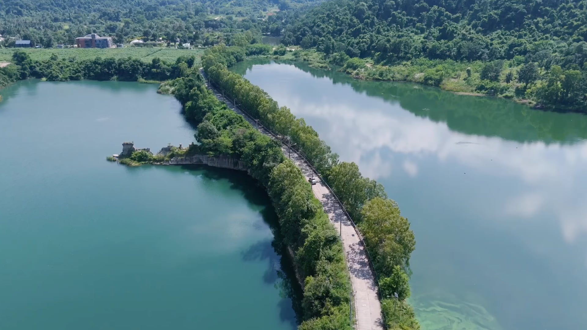 ที่เที่ยวชลบุรี - ถนนลอยน้ำช่องมะเฟือง (Chong Mafueng Floating Road)