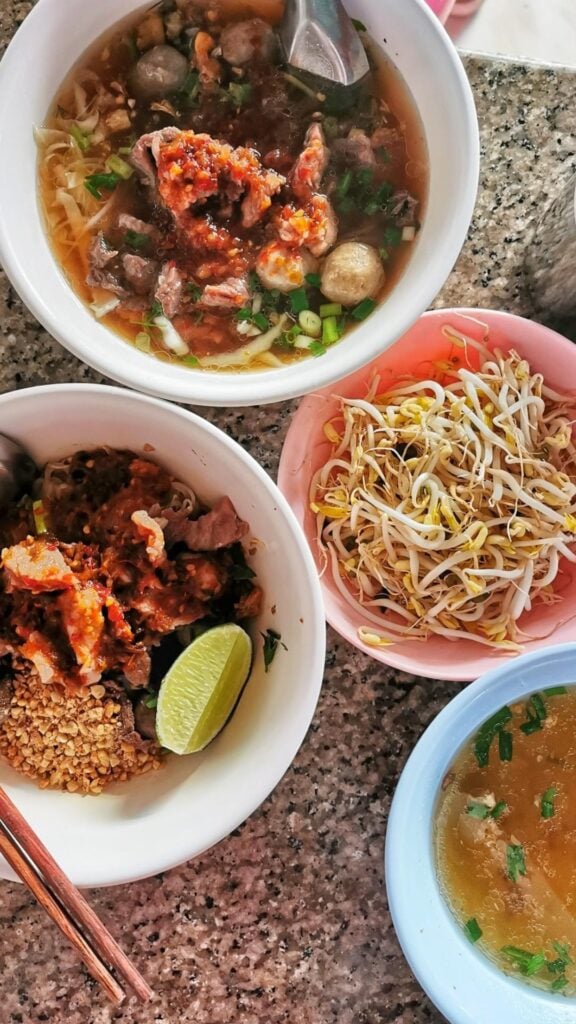 ร้านอาหารน่าน - ก๋วยเตี๋ยวลุงสงค์ (Lung Song Noodle)