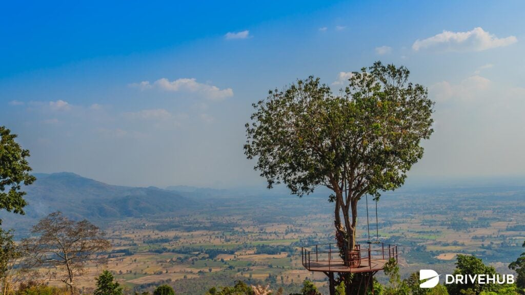 ที่เที่ยวเมืองรอง - จุดชมวิวเนินมะปราง จังหวัดพิษณุโลก (Heart Tree House)