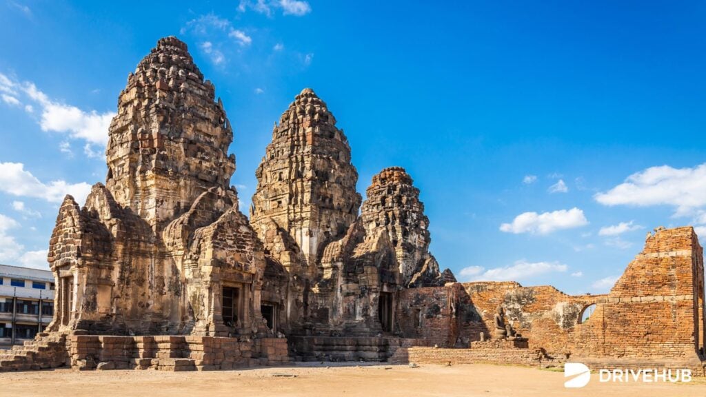 ที่เที่ยวเมืองรอง - พระปรางค์สามยอด จังหวัดลพบุรี (Phra Prang Sam Yot)