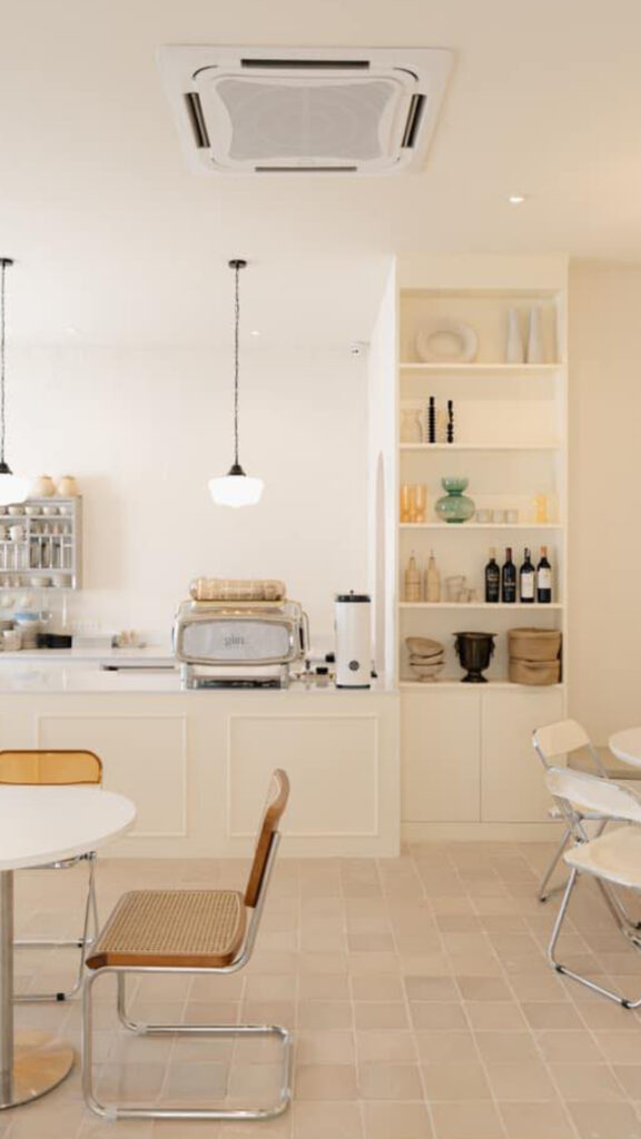คาเฟ่ถ่ายรูป - Glin Cafe