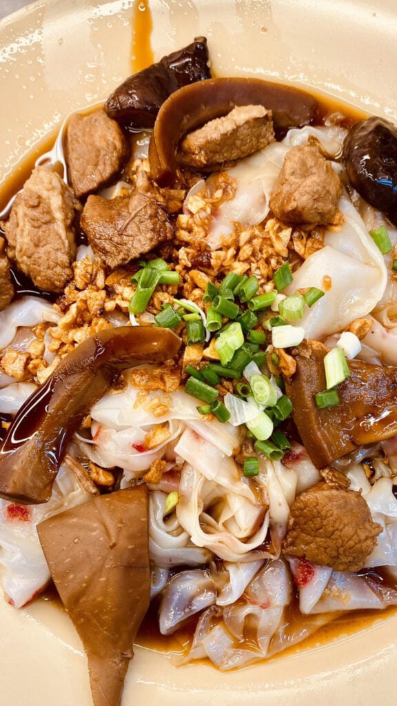 ร้านอาหารเยาวราช - ก๋วยเตี๋ยวหลอดพรชัยเยาวราช (Pornchai steamed rice noodle)  