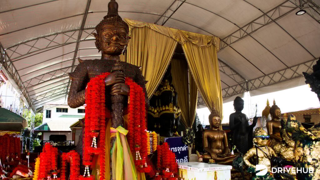 ที่เที่ยวนครปฐม - วัดสว่างอารมณ์ (Wat Sawang Arom)
