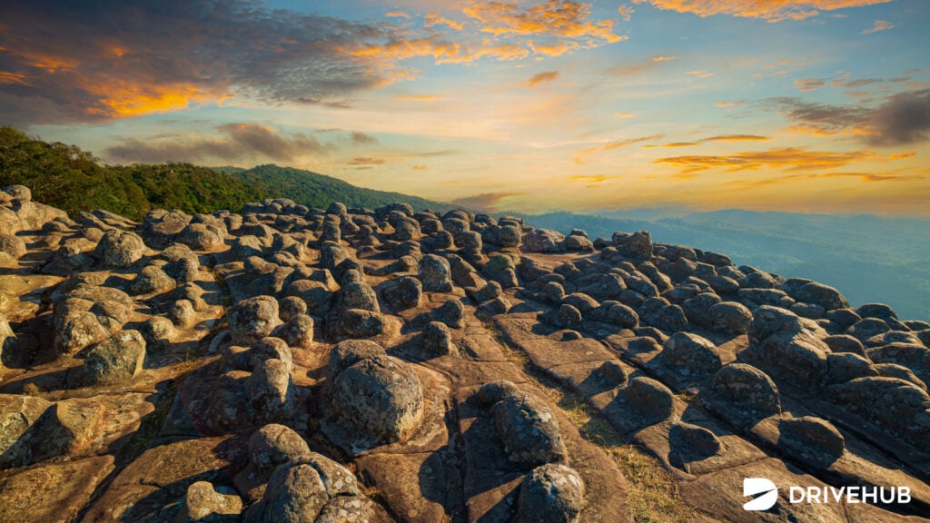 ที่เที่ยวพิษณุโลก - ลานหินปุ่ม (Lan Hin Pum)  