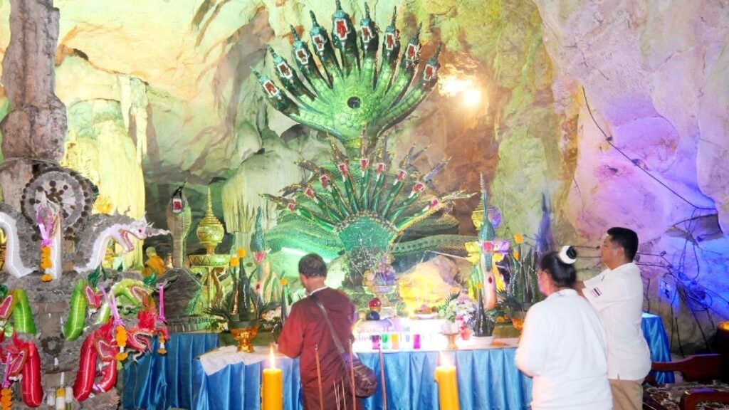 ที่เที่ยวสระบุรี - วัดถ้ำดาวเขาแก้ว (Wat Tham Dao Khao Kaeo)