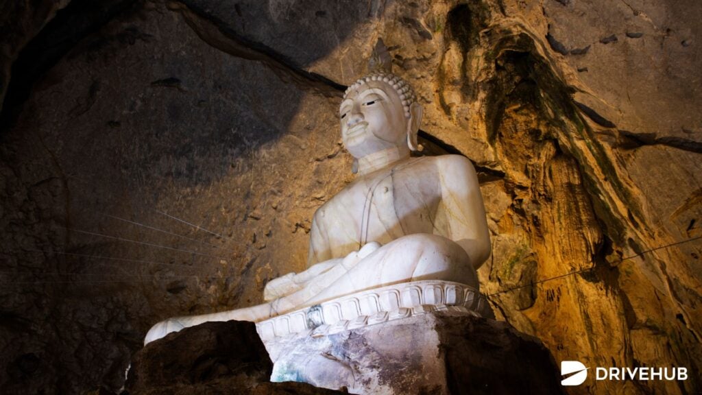 ที่เที่ยวสระบุรี - วัดเขาวง ถ้ำนารายณ์ (Wat Khao Wong Tham Narai)