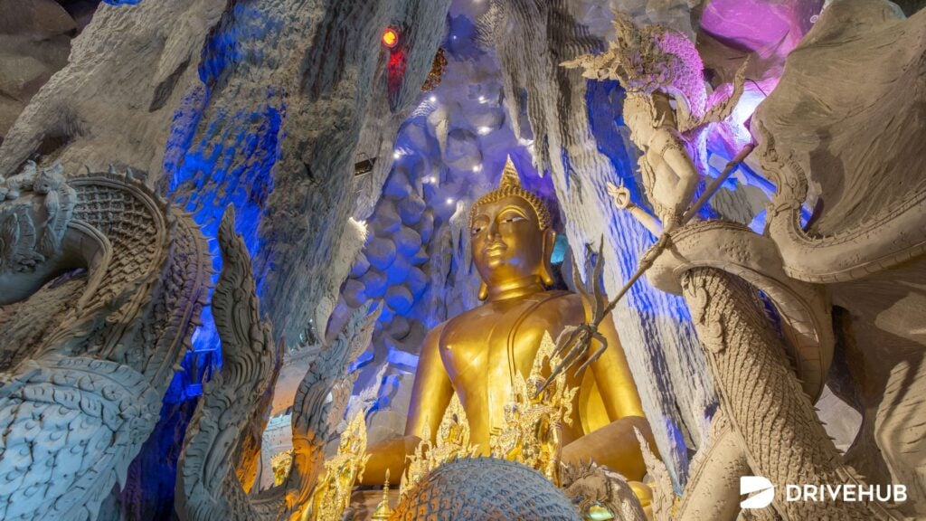 ที่เที่ยวน้ำตกสาริกา - วัดมณีวงศ์ (Wat Maneewong)
