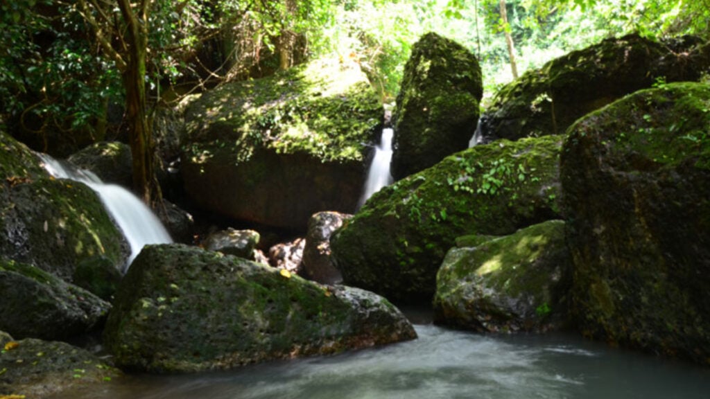 น้ำตกนครนายก - น้ำตกวังม่วง (Wang Mueang Waterfall)