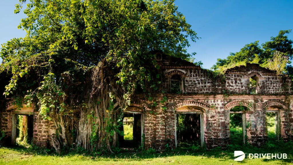ที่เที่ยวสกลนคร - บ้านโบราณ 100 ปี ท่าแร่ (100 Years House of Tha Rae)