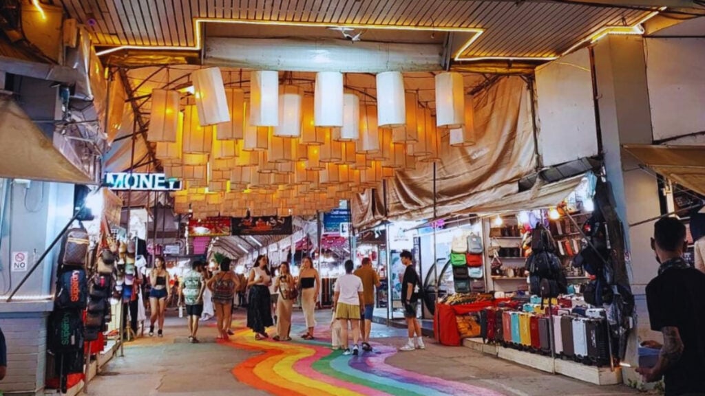 ซื้อของฝากเชียงใหม่ - ตลาดอนุสาร (Anusarn Market)