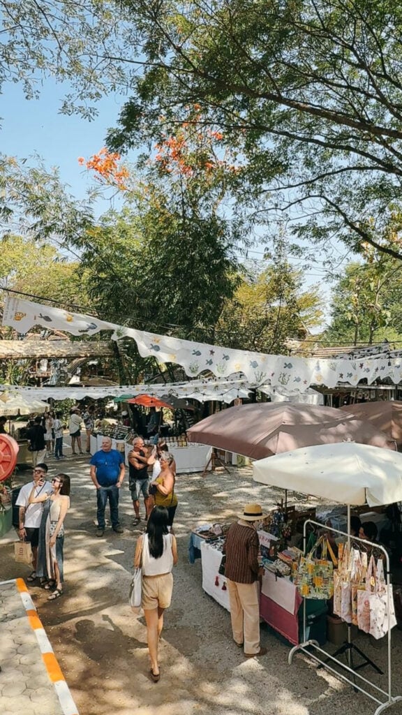 ซื้อของฝากเชียงใหม่ - ฉำฉามาร์เก็ต (Chamchaa Market)