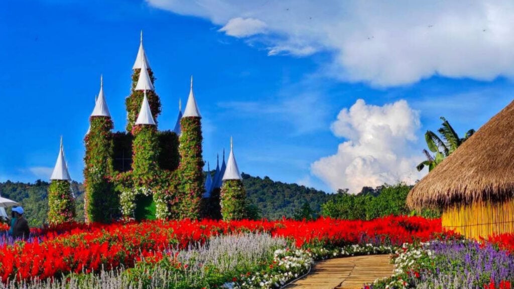 ที่เที่ยวเชียงใหม่ - ปราสาทดอกไม้ม่อนแจ่ม (The First Miracle Flower Castle - Mon Jam)