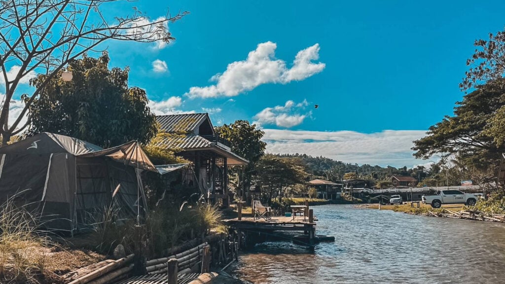 ที่พักเมืองคอง - บ้านวังริมคอง (Barn Wang Rim Klong Homestay)