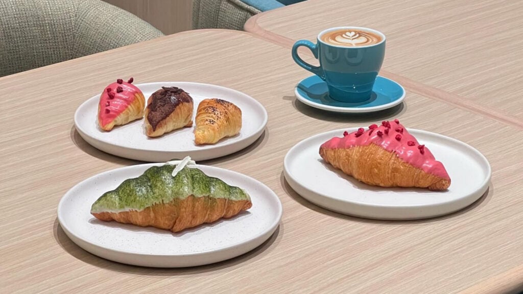 คาเฟ่พัทยา - ขอบคุณรูปภาพจาก Facebook Brew & Bar Pattaya