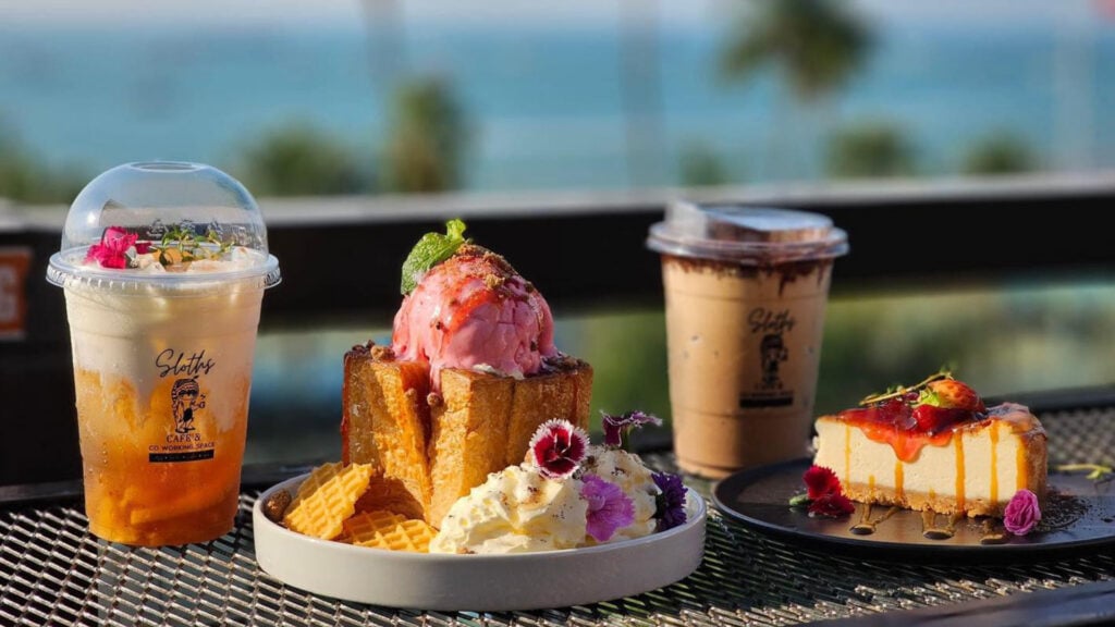 คาเฟ่พัทยา - สล็อธ คาเฟ่ (Sloths Cafe)